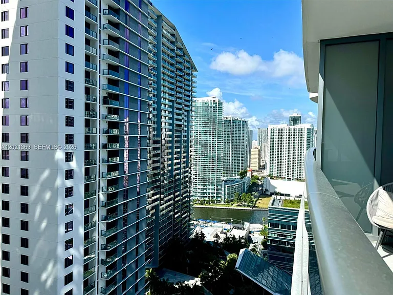 45 SW 9th St #3107 — Photo 7