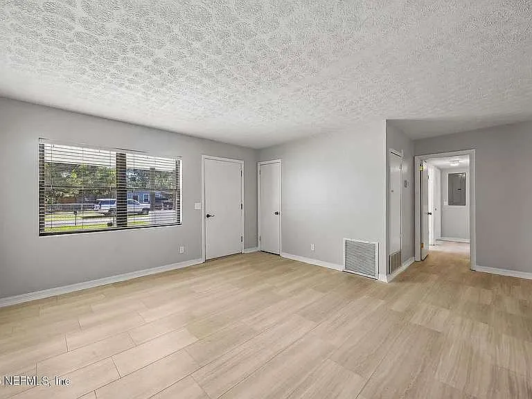 4718 Redstone Dr — Photo 14