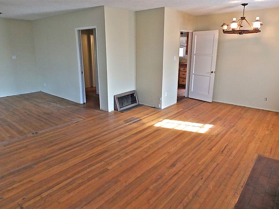 3rd image of 12738 Gurley Ave