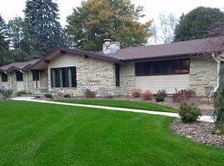 142 Eldorado Dr, Racine, WI 53402