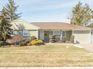 1985 Valentines Rd, Westbury, NY 11590