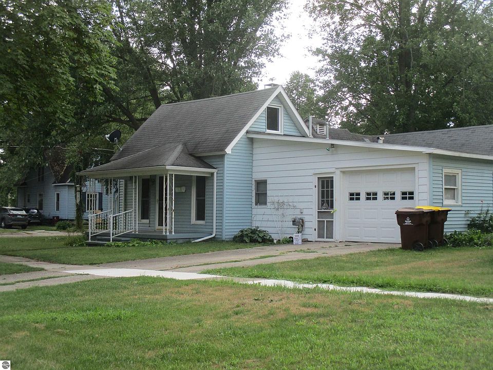 1st image of 601 N River Ave
