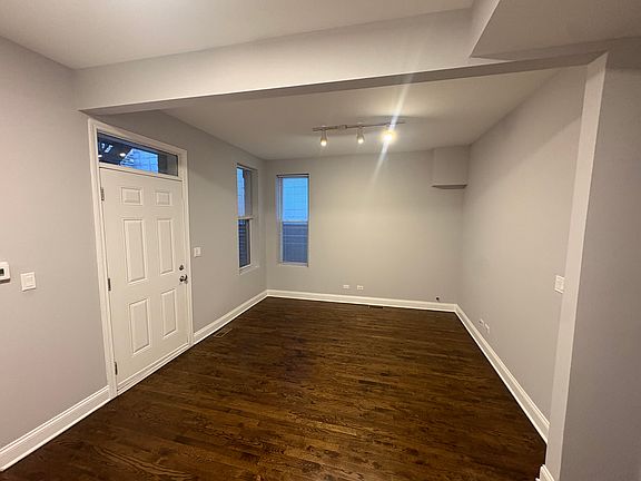 5th image of 1830 W Superior St APT 1CH