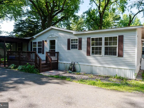 33 Willow St, Highspire, PA 17034