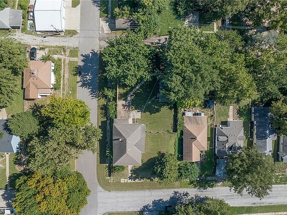 2nd image of 2023 Main St