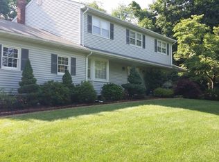 3 Clearfield Rd, Succasunna, NJ 07876