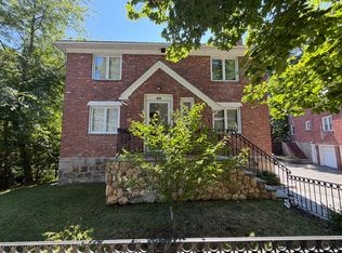 60 Gardner Rd #1, Brookline, MA 02445
