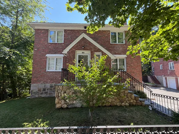 60 Gardner Rd #1, Brookline, MA 02445