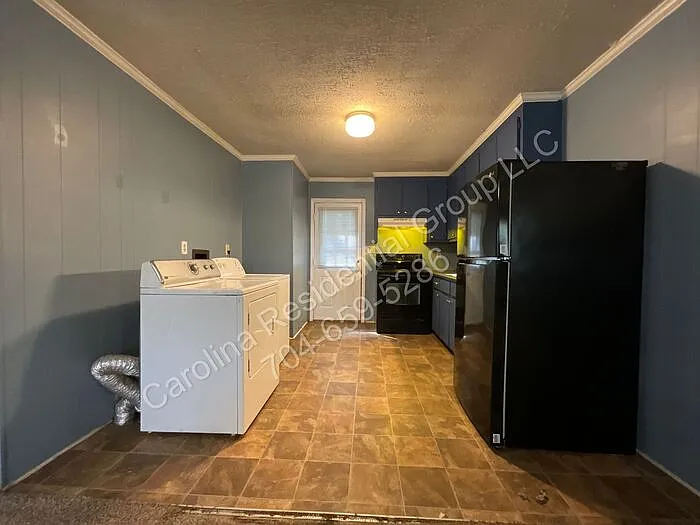 1380 Fairley Ave #B — Photo 4