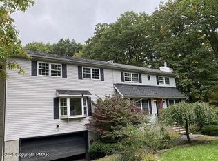 28 Seneca Rd, Mount Pocono, PA 18344