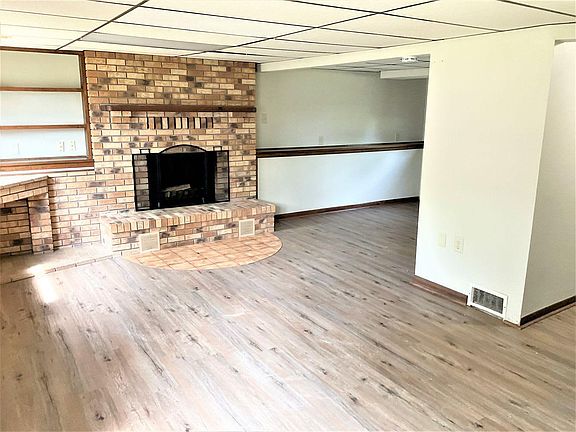3rd image of 7949 Quail Ave N