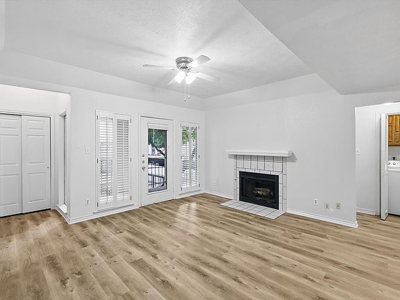3rd image of 3105 San Jacinto St APT 207