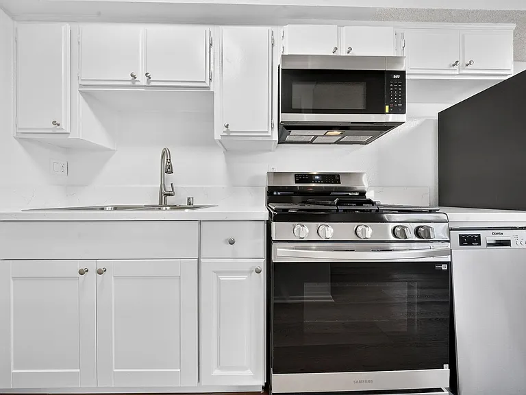 5708 Tujunga Ave — Photo 17