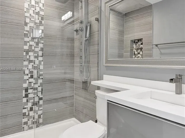 3050 NE 5th Ter #13 — Photo 23