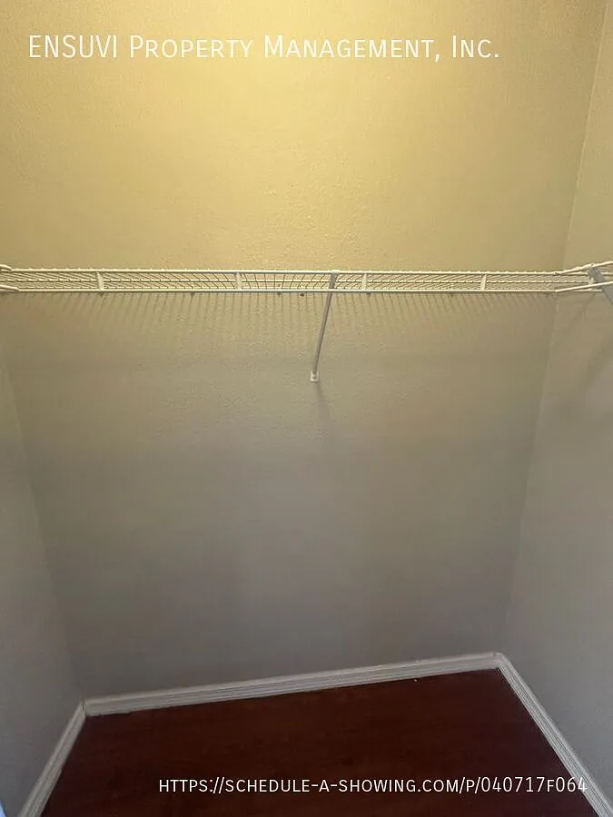 4 Bedroom 2.5 Bath Beautiful Home — Photo 4