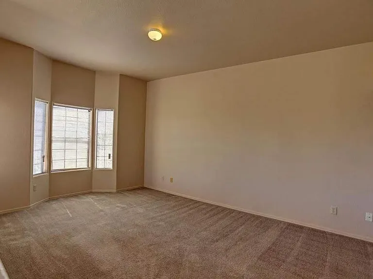 108 N Champagne Pl — Photo 12