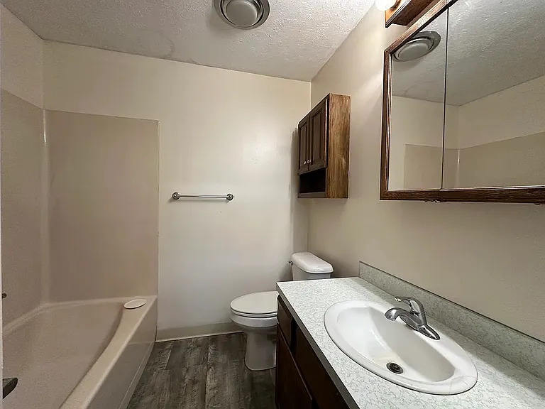 3824 Forest Ave — Photo 8