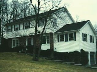 18 Topfield Rd W, Danbury, CT 06811