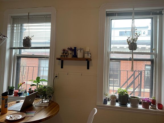 3rd image of 35 Myrtle St APT 3