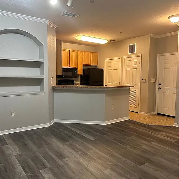 10101 Courtney Palms Blvd #103 — Photo 9