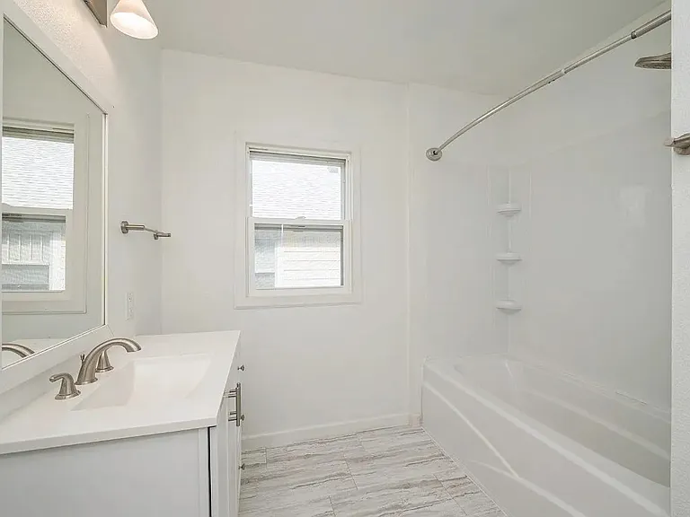 19th Ave SW — Photo 3