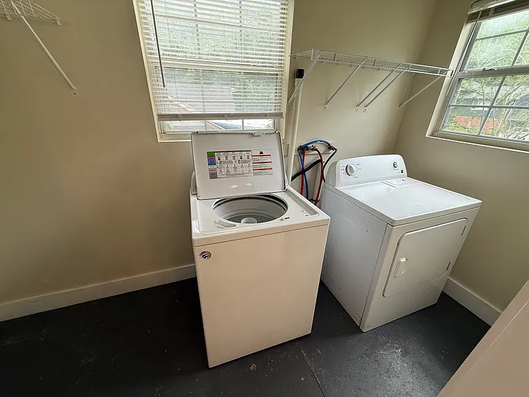 209 Claire St — Photo 24