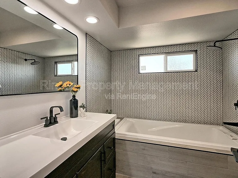 2585 Warbler Ave — Photo 7