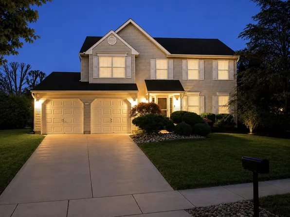63 Larkspur Cir, Sicklerville, NJ 08081