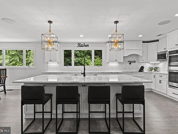 5th image of 6313 Mallard Ln