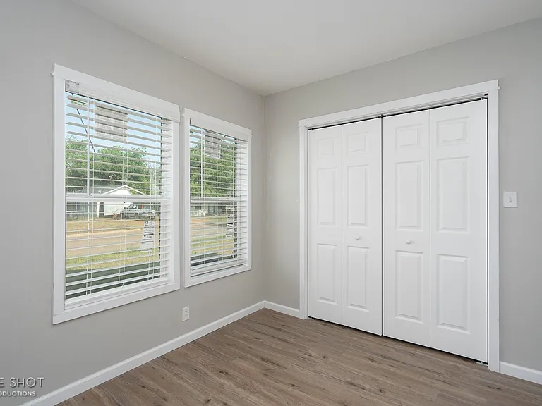 2744 Russell Ave — Photo 22