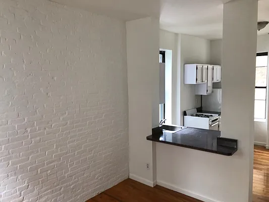 Rented by Skyline Realty LLC II | media 7