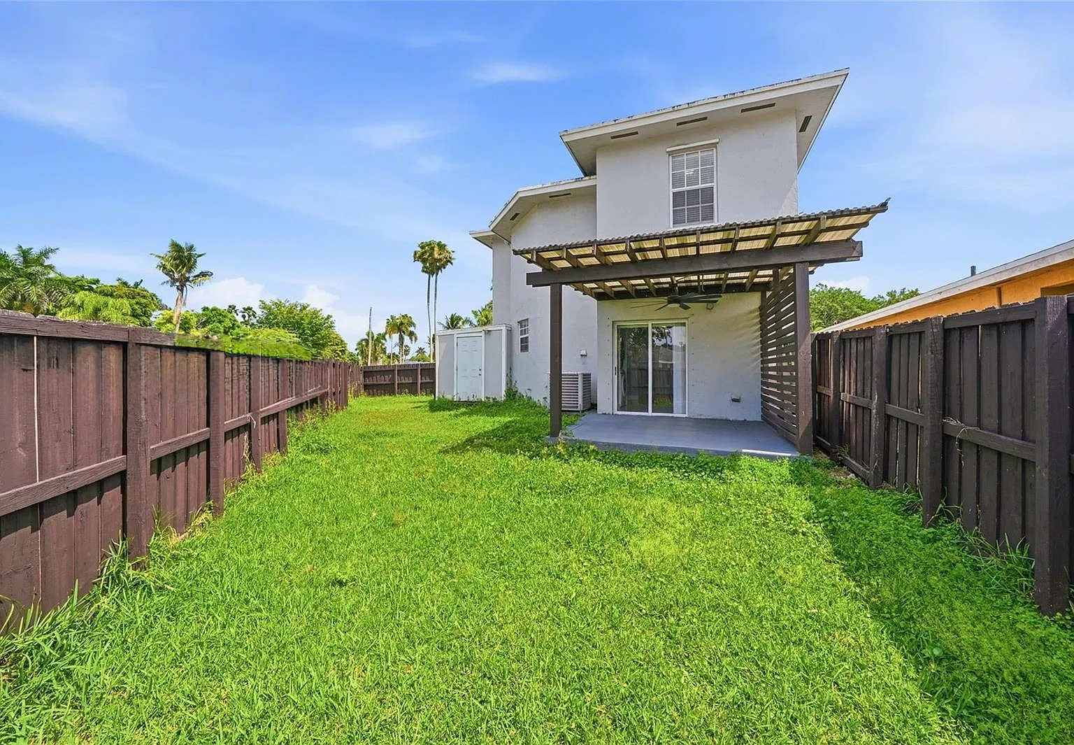 3 bed, 1469 sqft, $2,359 — Photo 2