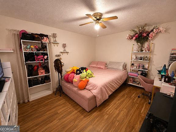 4th image of 30 Price Dr