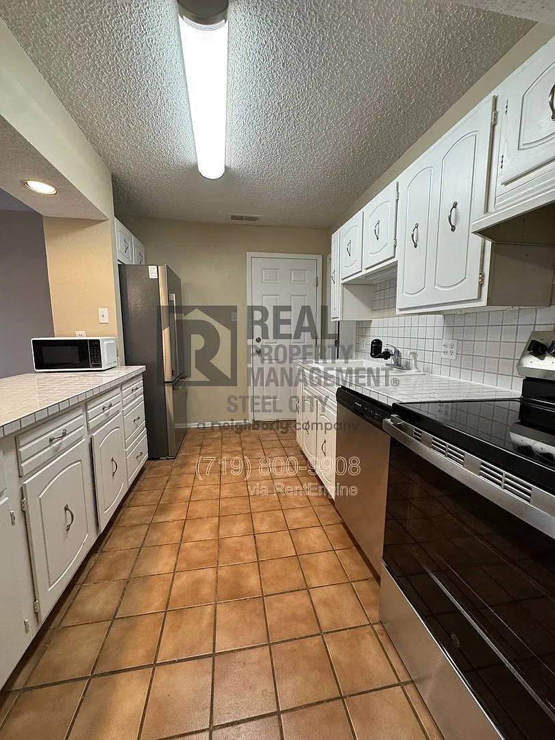 3 bed, 1.0 bath, 1270 sqft, $1,650 — Photo 4