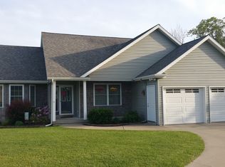 763 Garden Ridge Dr, Holland, MI 49423