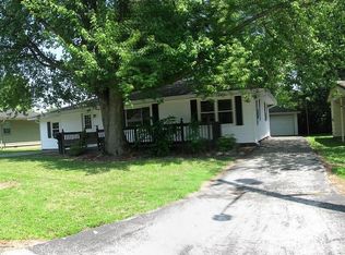 2201 Devonshire Dr, Lawrenceville, IL 62439