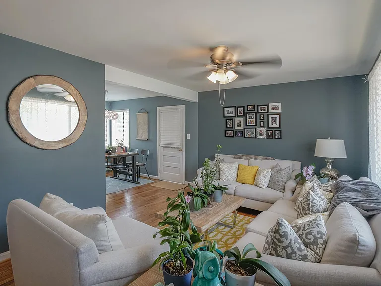 6811 Floyd Ave — Photo 7