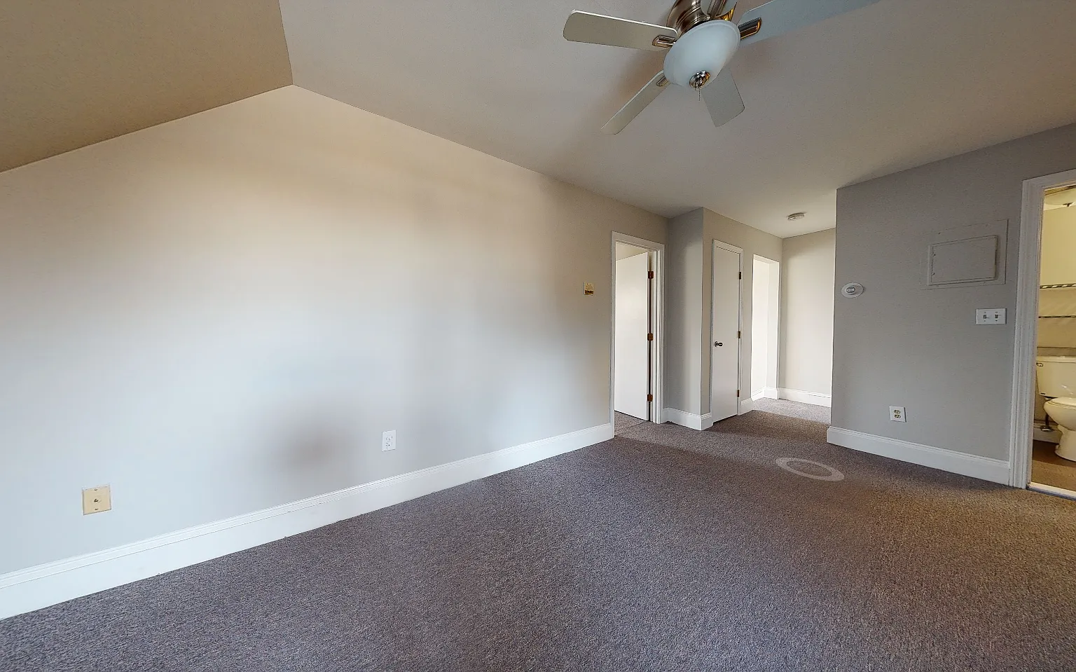1 bed, 550 sqft, $2,400 — Photo 3
