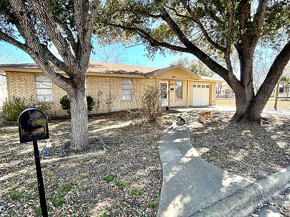 5th image of 1215 W Crockett