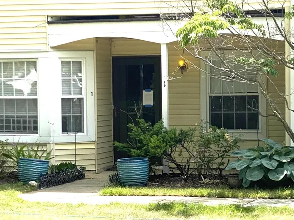 1 Powell Ct, Hightstown, NJ 08520