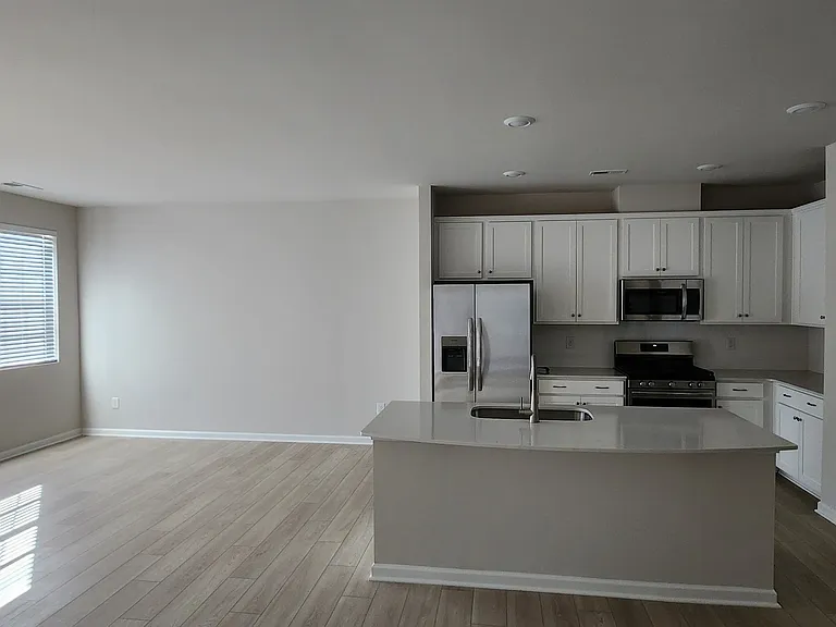 1636 Wren Creek Rd — Photo 3