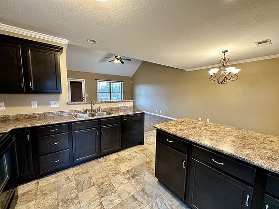 5th image of 1109 Campbell Ct