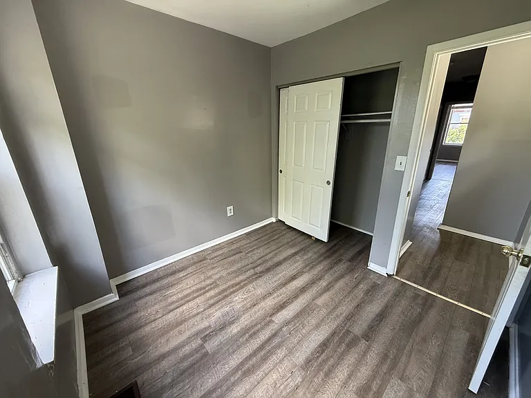 537 Newton Ave — Photo 12
