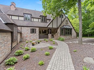 1299 Sonseeahray Ct, Hubertus, WI 53033