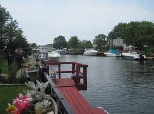 88 Alhambra Rd, Massapequa, NY 11758