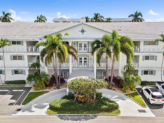 4th image of 3050 NE 48th Street #309