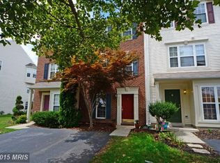 26085 Lands End Dr, Chantilly, VA 20152