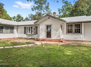 345 Balmoral Dr, Poplarville, MS 39470