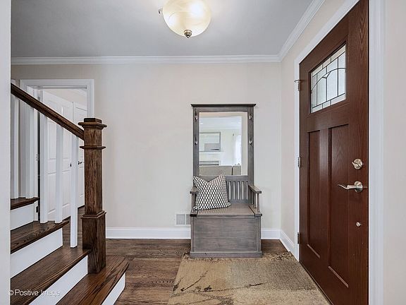 4th image of 832 Sherwood Rd