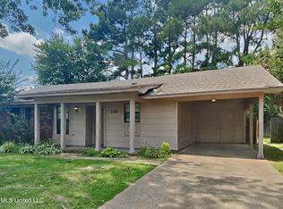 6185 Sandhurst Dr, Horn Lake, MS 38637